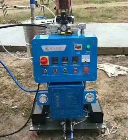 聚氨酯噴涂發(fā)泡機(jī)多少錢(qián)能買(mǎi)一臺(tái)(圖2) Q2600聚氨酯噴涂發(fā)泡機(jī)